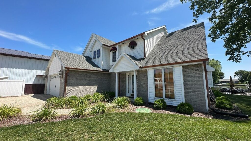 Asphalt Shingle Roof